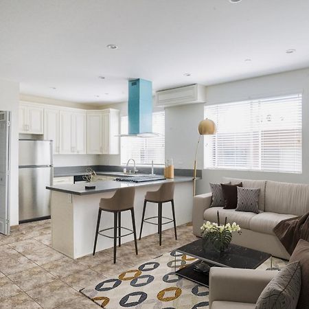 New Luxury Hollywood Sign View- Condo Los Ángeles Exterior foto